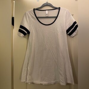 LuLaRoe xxs top- longer white tee with stripes on arms